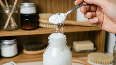 Lisään shampoon soodaa: hiukset ovat juuresta lähtien tuuheat, niitä tarvitsee pestä harvemmin ja niiden laatu paranee. Mitä hyötyä tästä on meille?