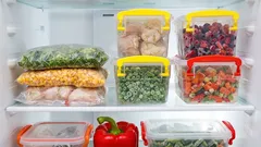 Mitkä tuotteet voidaan pakastaa ja mitkä eivät? Voiko lämmitettävän säiliön laittaa jääkaappiin?
