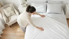 "Sinun ei pitäisi vaihtaa vuodevaatteitasi kahden viikon tai kuukauden välein" – oikea vaihtoväli on yllättävä.